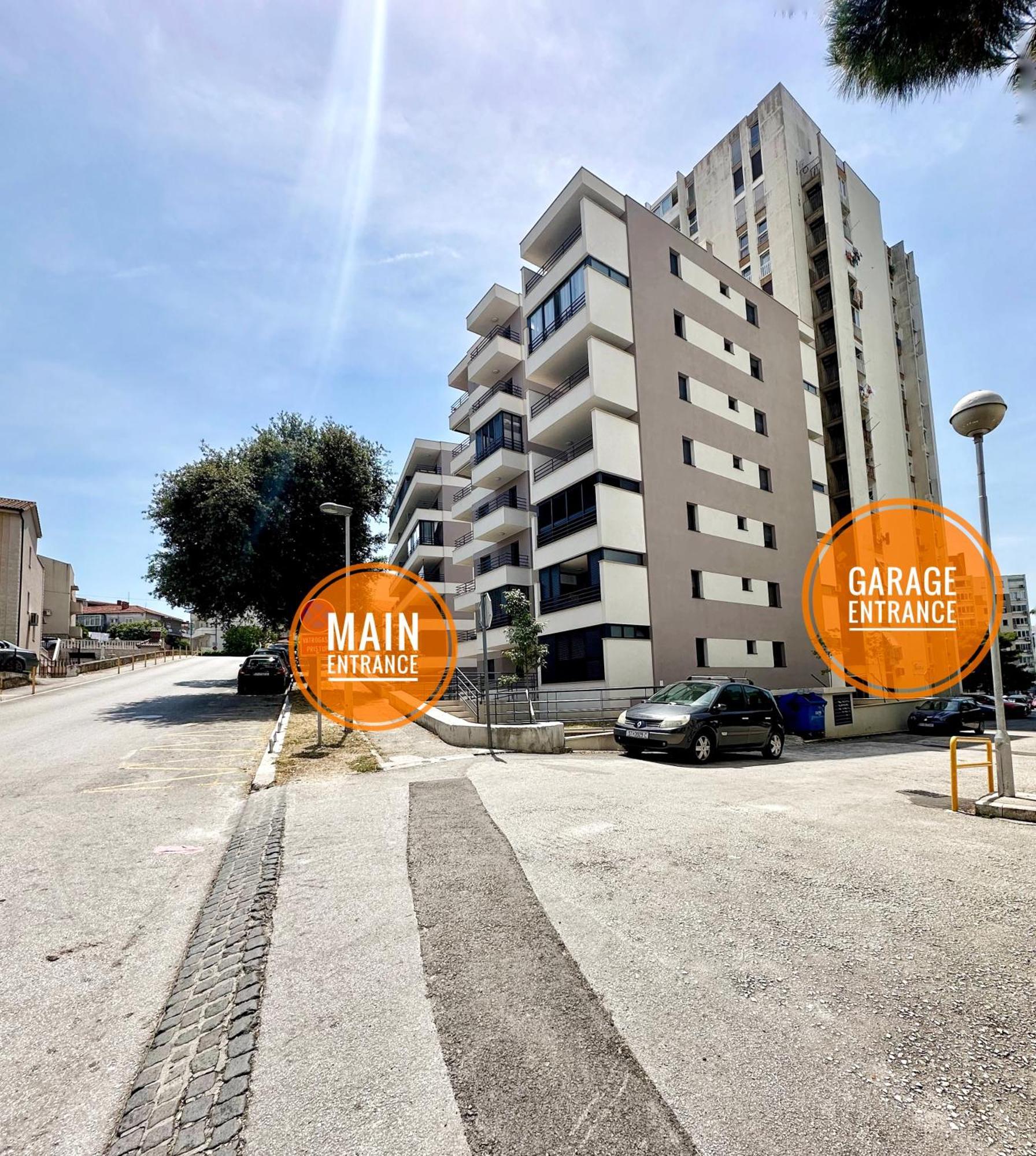 S'Akvarel 1 & 5 - Private Garage Apartment Split Exterior photo