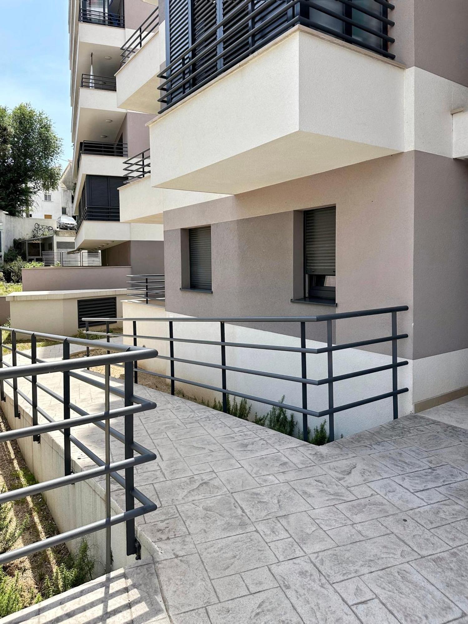 S'Akvarel 1 & 5 - Private Garage Apartment Split Exterior photo
